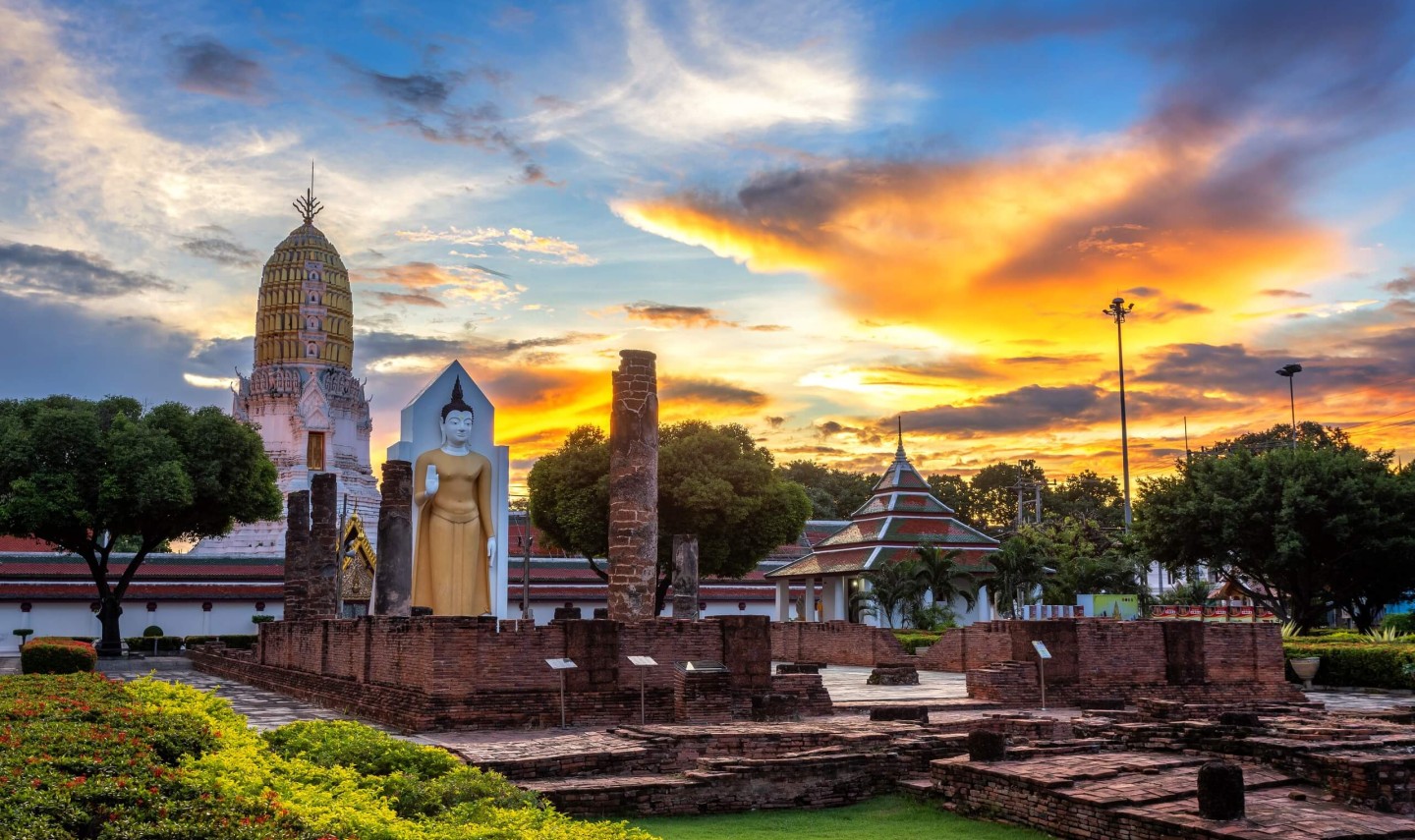 wat-phra-si-rattana-mahathat-phitsanulok-thailandtravel