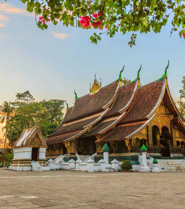 wat-xeng-thong-in-luang-prabang-laos-unesco-thailandtravel
