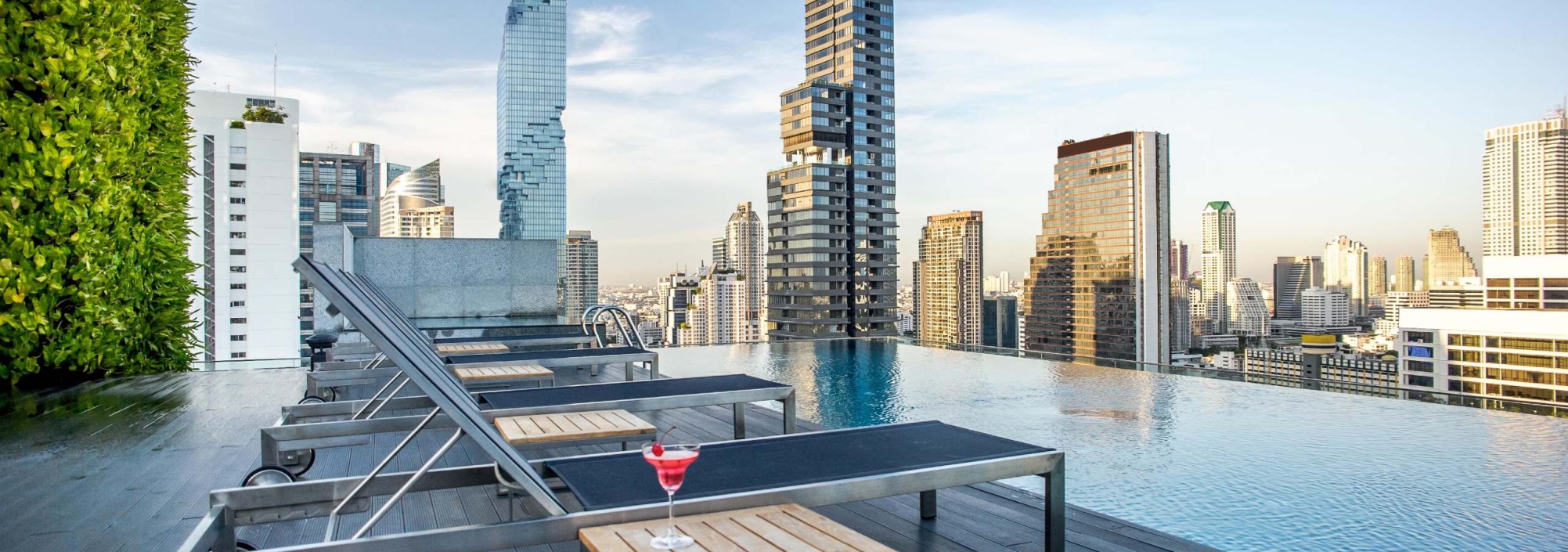 zwembad-amara-hotel-bangkok-thailand-travel