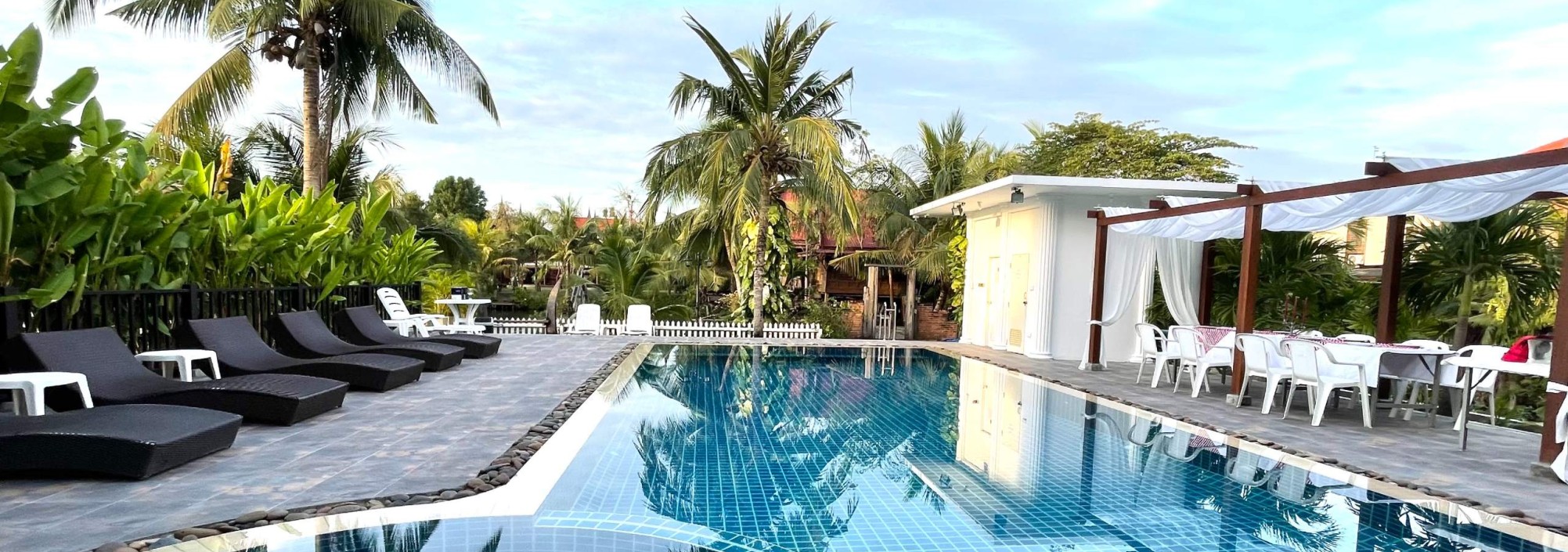 zwembad-baan-thai-house-ayutthaya-thailandtravel