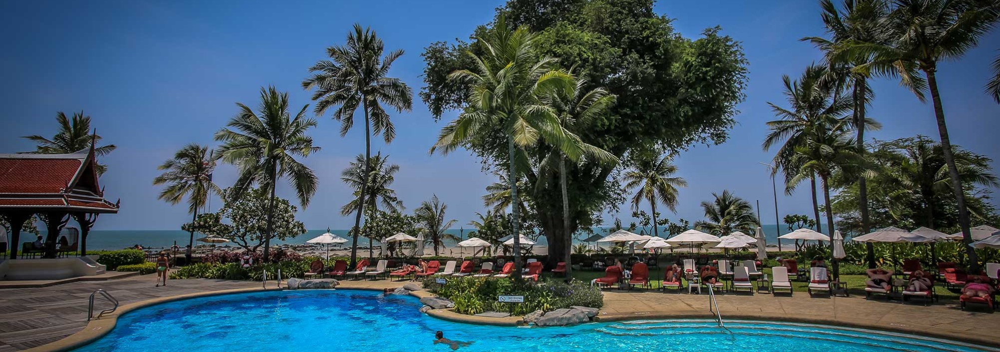 zwembad-centara-grand-beach-hua-hin