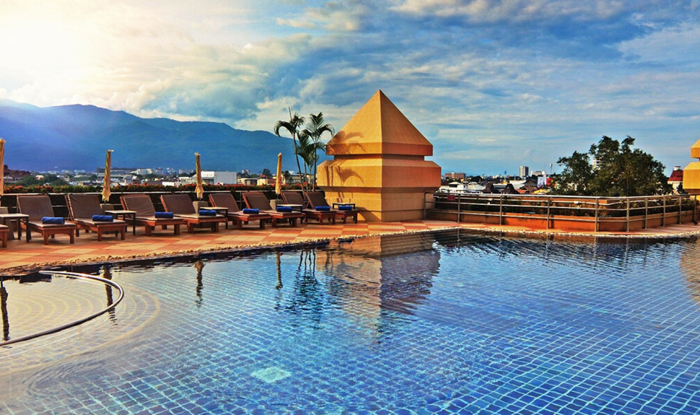 zwembad-duangtawan-hotel-chiang-mai-thailandtravel-1