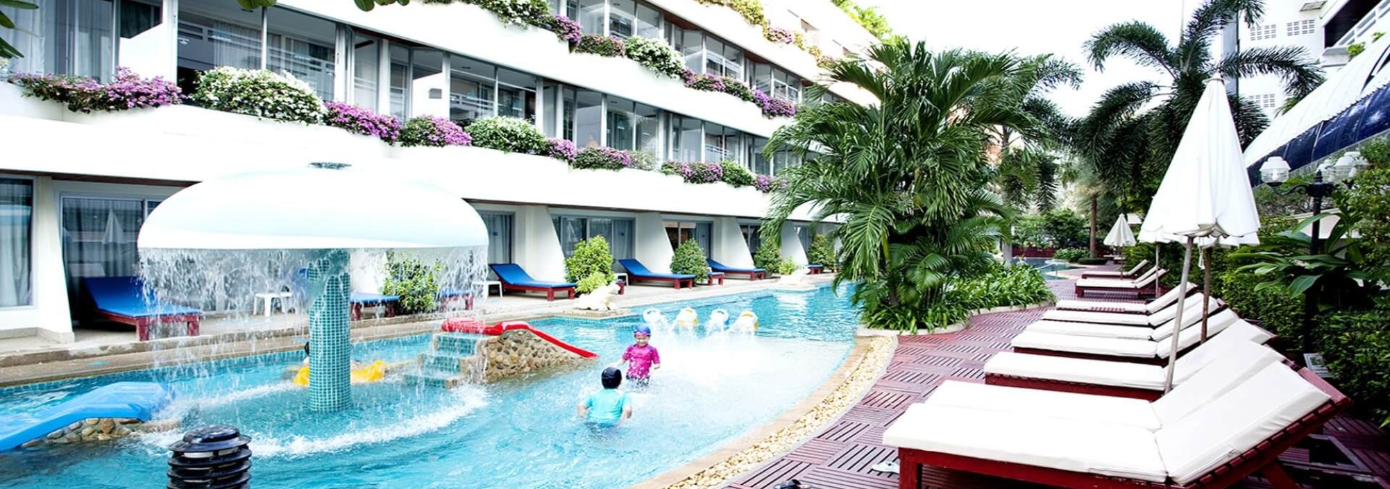 zwembad-methavalai-cha-am-thailand-travel