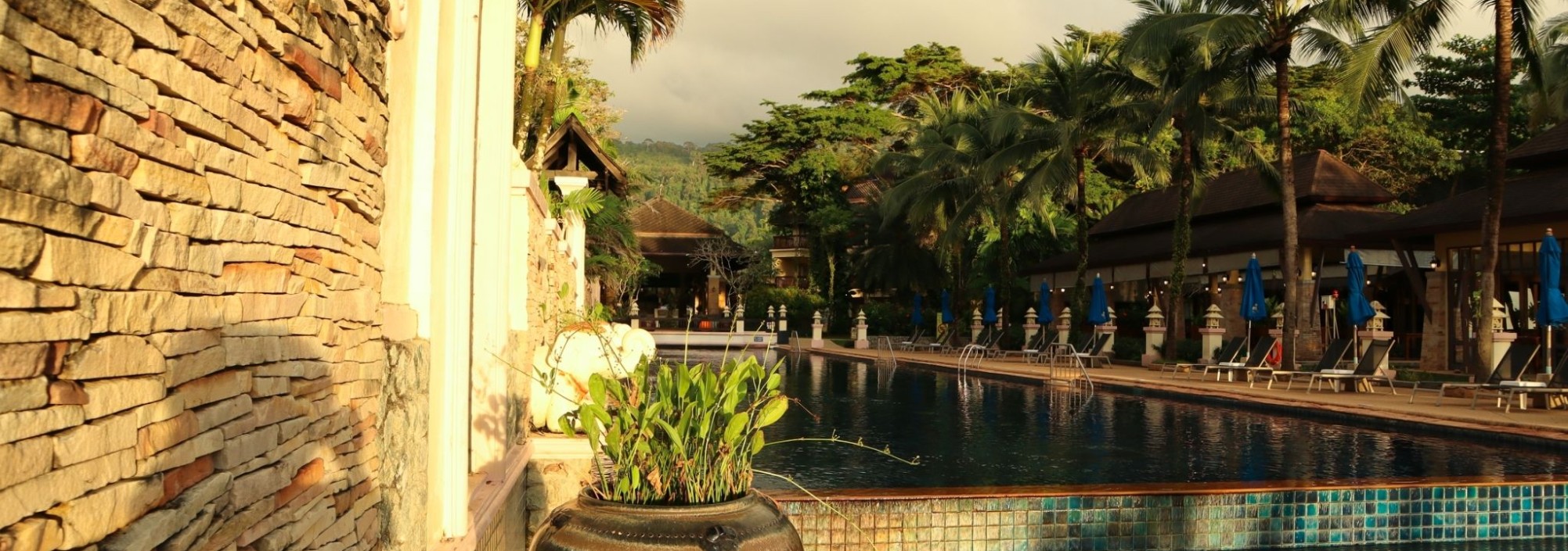 zwembad2-seaview-resort-khao-lak