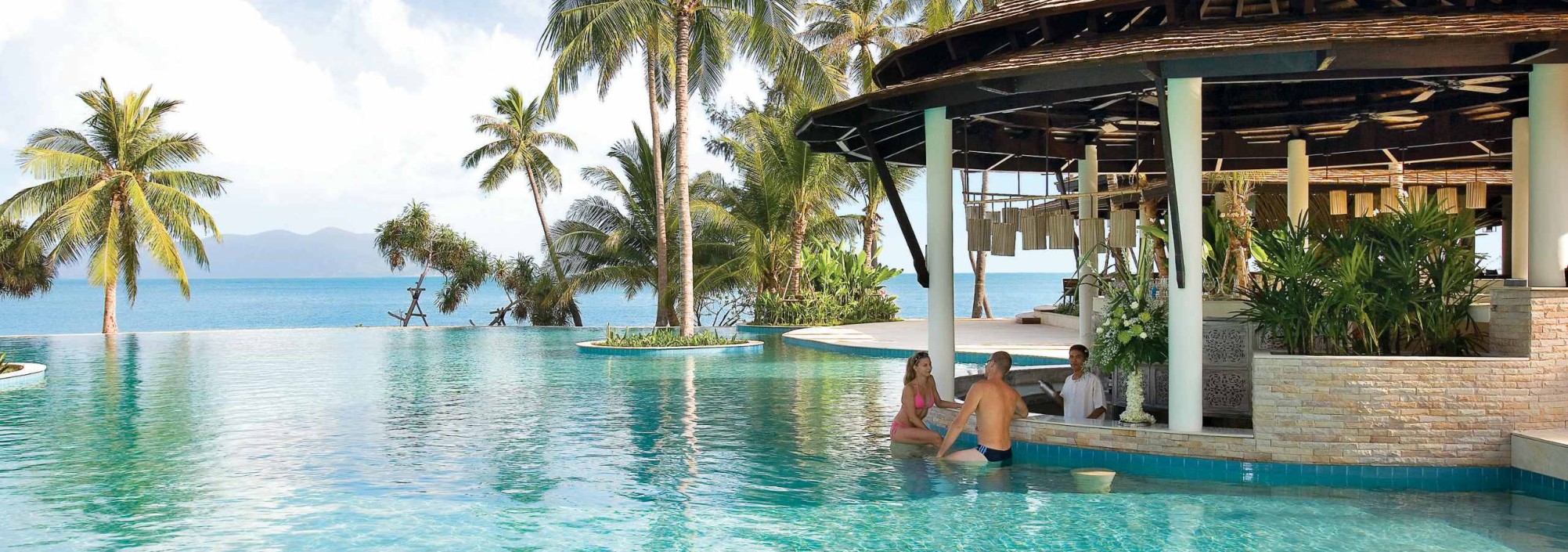 zwembadbar-melati-beach-resort-thailandtravel